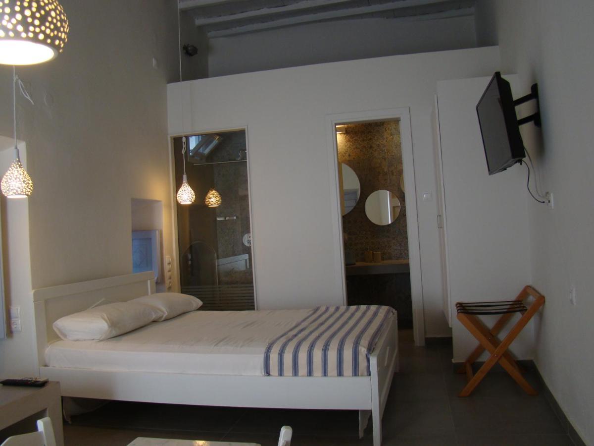 Efi's Apartment *